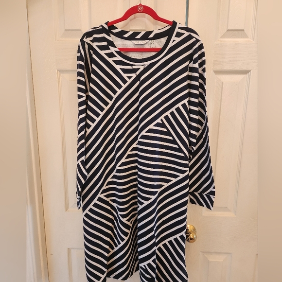 Long Sleeve Dress - Picture 2 of 4